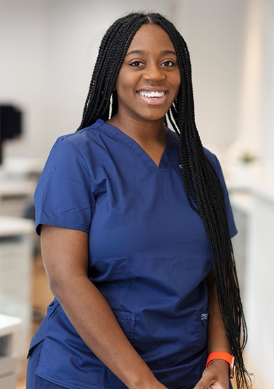 Orthodontic assistant Nichelle